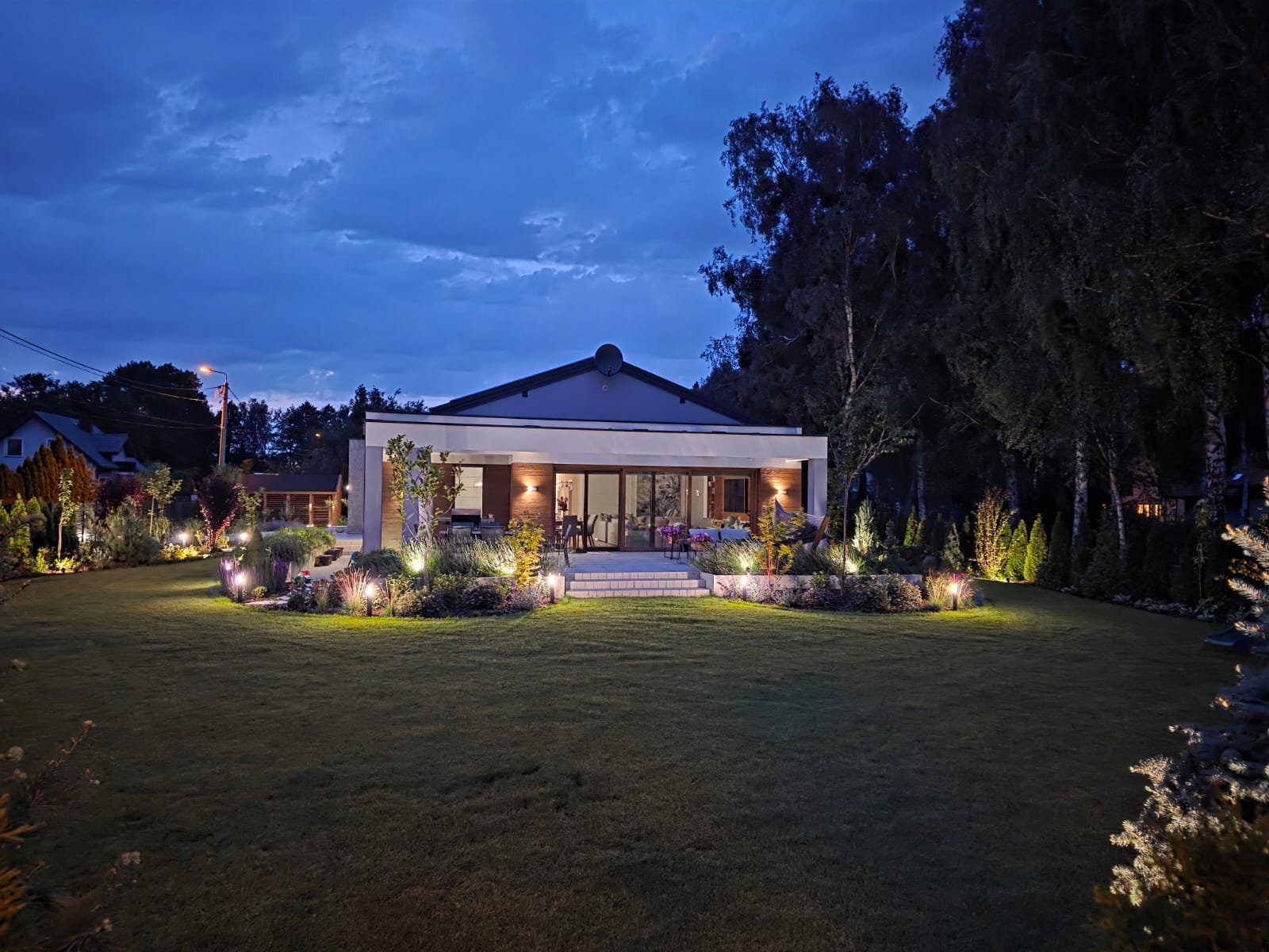 oswietlenie ogrodowe